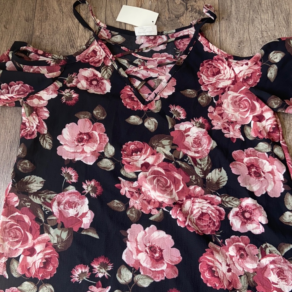 Cold shoulder top
